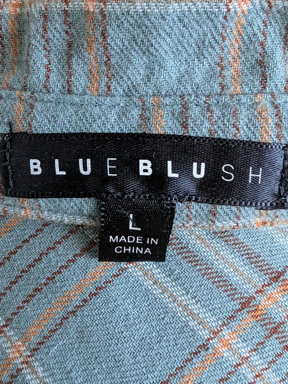 Blue Blush Plaid Cropped Raw Hem Button Down Shirt Large - Picture 3 of 3